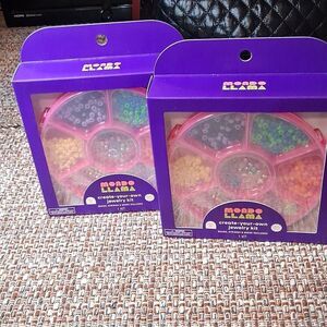 2 Bracelet Mondo Llama Jewelry Kit with Beads 380 Pieces New